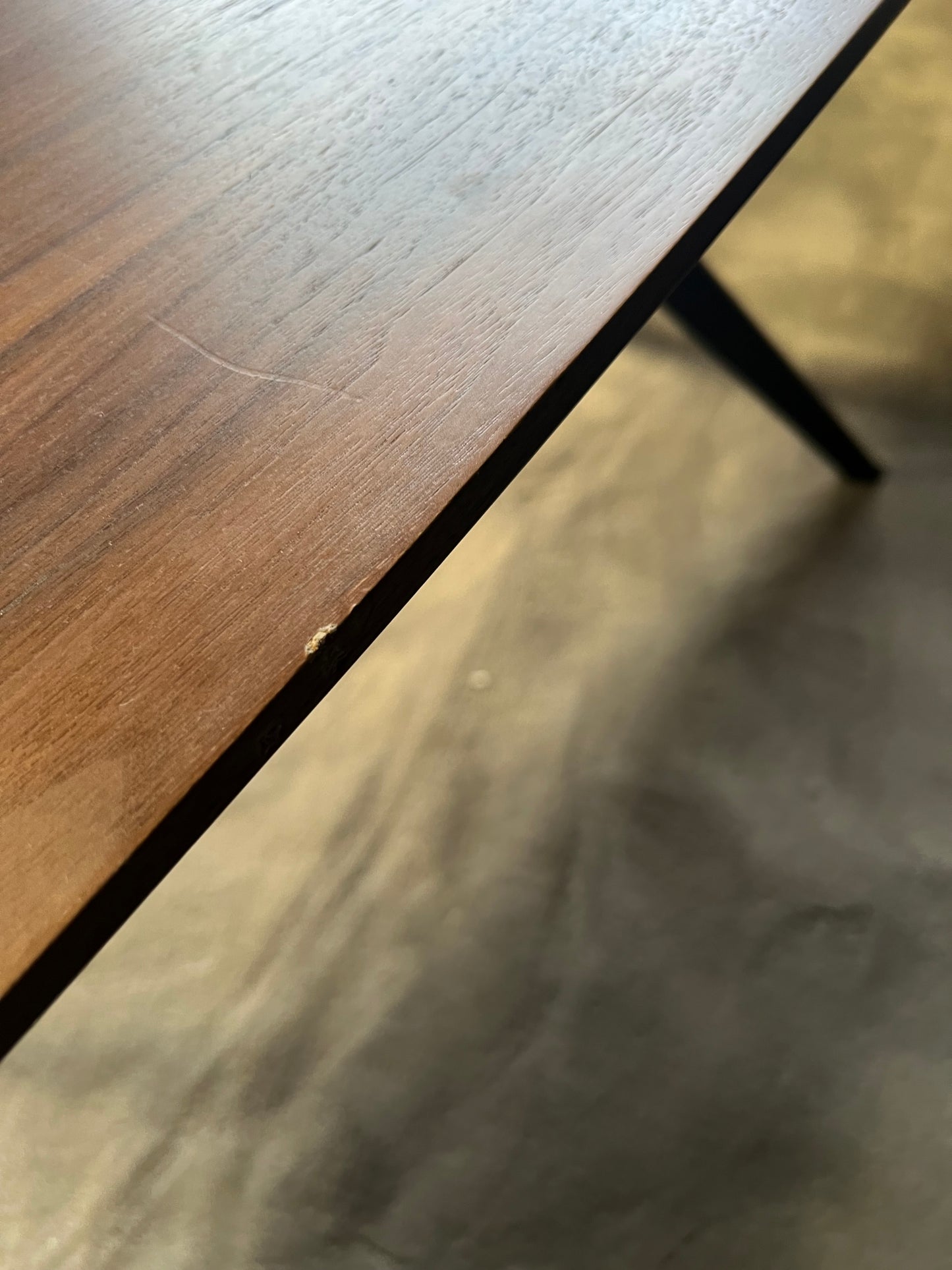 Eettafel organisch bruin 180cm - Fineer (Showmodel)