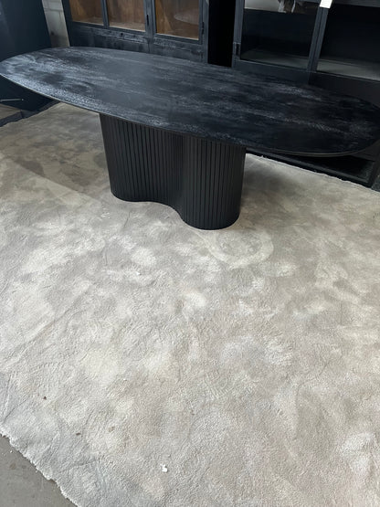 Eettafel ovaal zwart 240cm - mangohout (Showmodel)