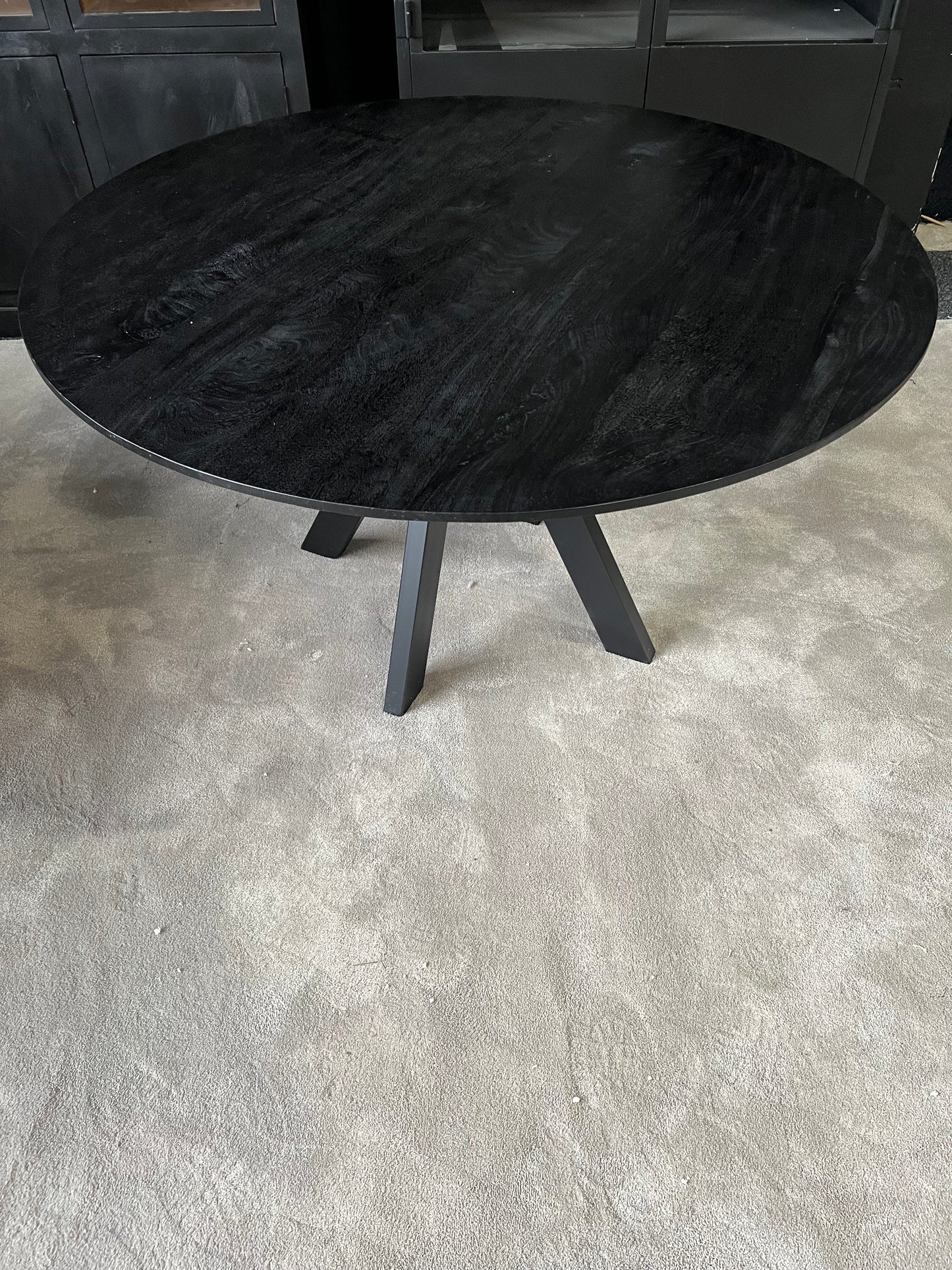 Eettafel rond zwart 130cm - mangohout (Showmodel)
