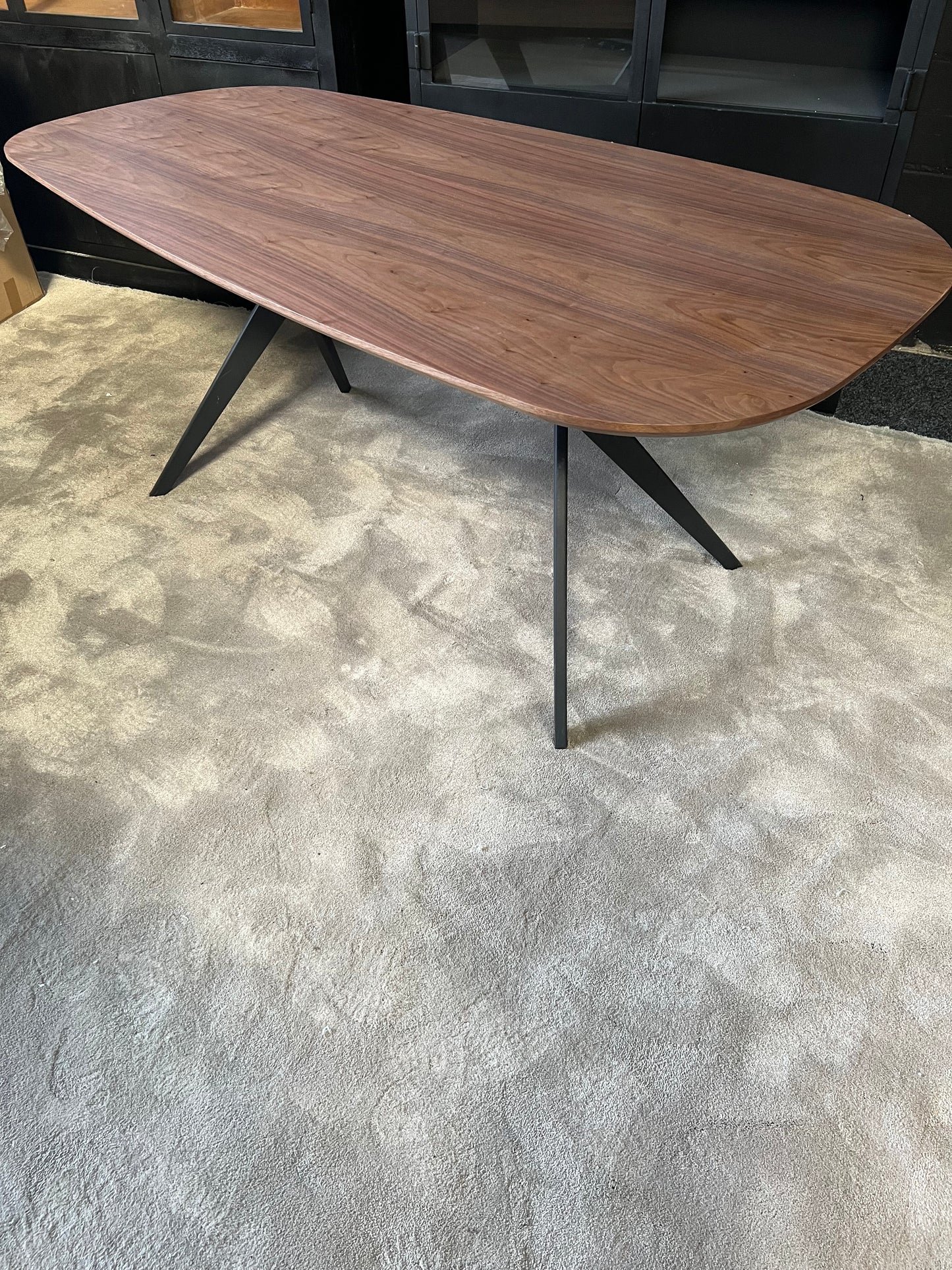Eettafel organisch bruin 180cm - Fineer (Showmodel)