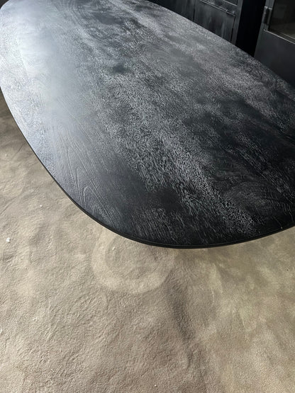 Eettafel ovaal zwart 240cm - mangohout (Showmodel)