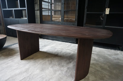 Eettafel Japandi Ovaal Bruin Mangohout 240cm