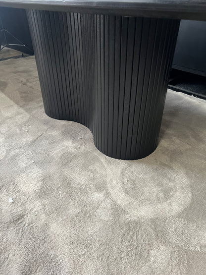 Eettafel ovaal zwart 240cm - mangohout (Showmodel)